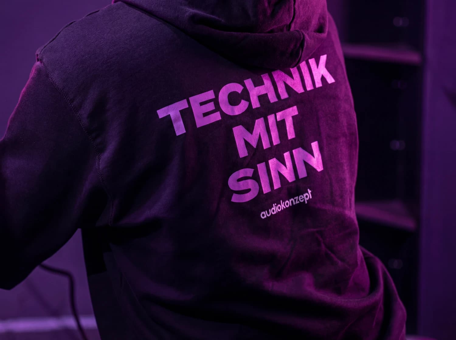 audiokonzept Hoodie 'Technik mit Sinn' – das Team aus Ahaus